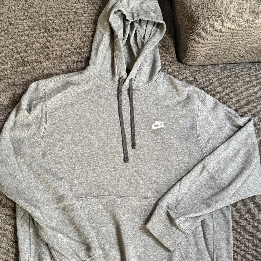 Nike Men's Gray Hoodie Sweater